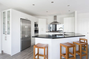 black countertop kitchen